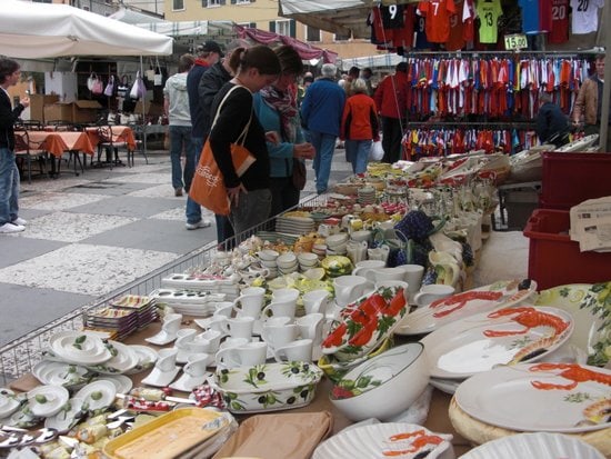 Markten bij het Gardameer op woensdag